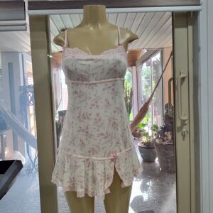 Nwot. Floral Lace Trim Nightgown